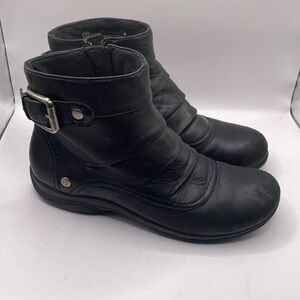 Clark’s Christine Club Women’s Black Leather Ankle Boots Size 7 Side Zip Buckle